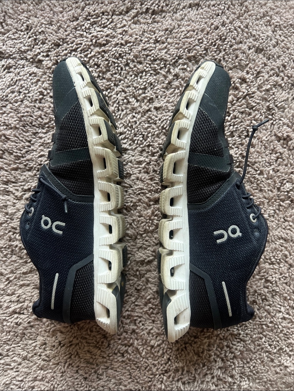 On Cloud 5 Running Sneakers Black White Minimalist Mesh Size 9 Womens
